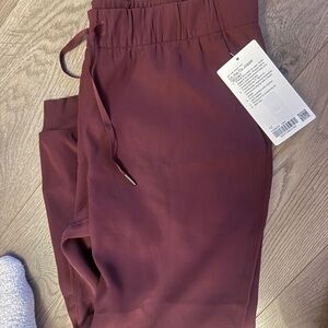 lululemon athletica Burgundy on the fly jogger